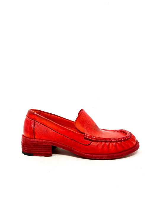 ARA Moccasin (Red)