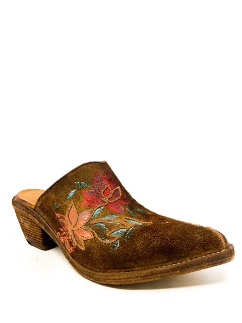 Front view of MAUI sabot crafted from buffalo leather, featuring floral artwork and leather-covered heel.